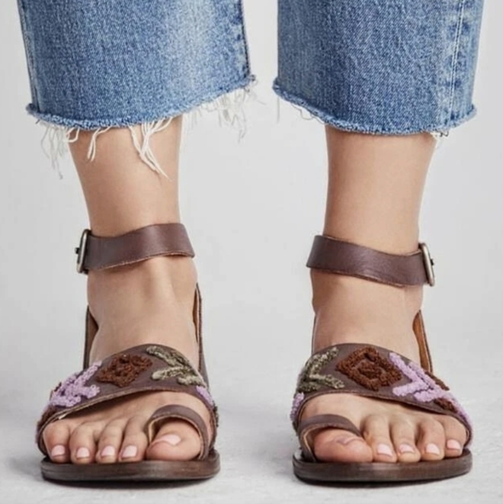 Free People Boho Torrence Flat Sandal Brown Leather Purple Embroidery Size 41 EU